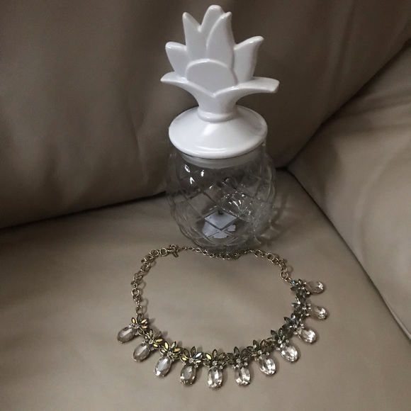 Pineapple tiki necklace and pineapple candy jar - Picture 2 of 4